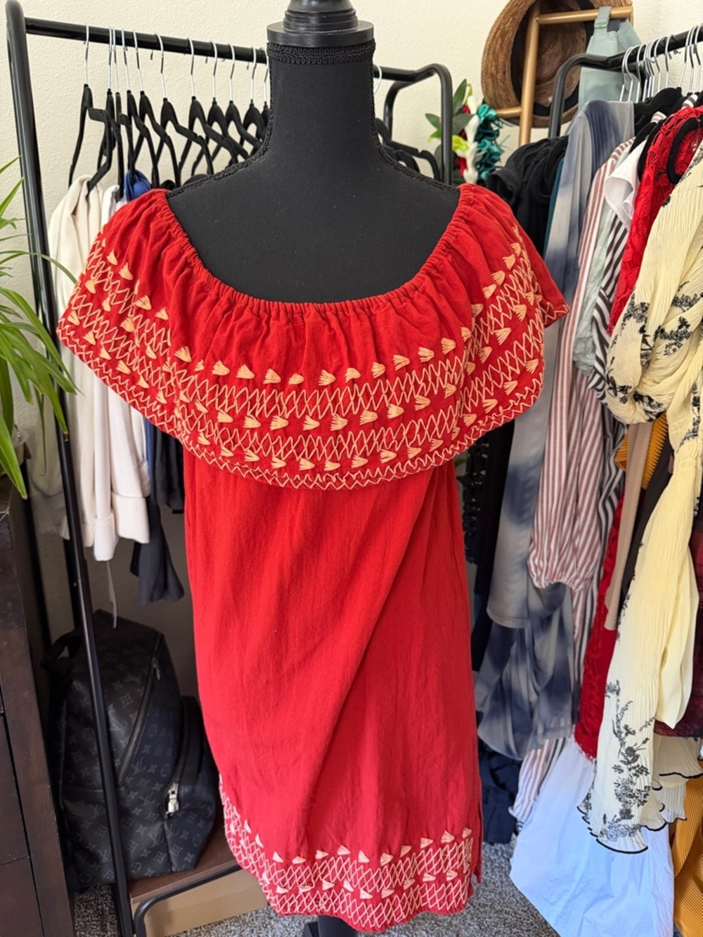 Women’s Red Off-Shoulder Embroidered Mini Dress - Picture 5 of 7